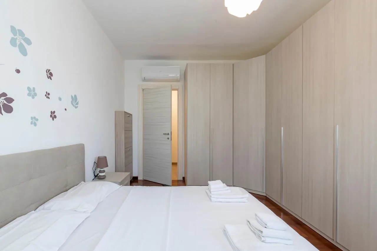 Big Apartment - Alcuino 7 Milan 0*,  Italie